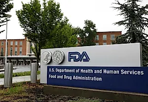 Искусственный интеллект FDA "Эльза" выдумывает исследования: скандал вокруг ИИ в медицине