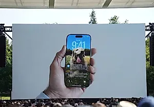 iOS 26: Новый "стеклянный" айфон и 100500 функций будущего