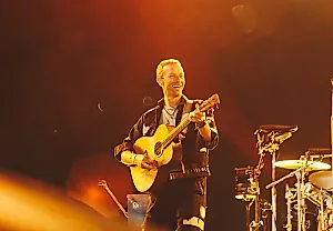 Вторая отставка после скандала на концерте Coldplay