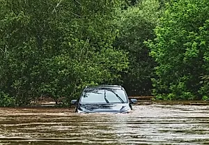 Стоит ли страховать авто от природных катастроф через ОСАГО?