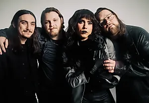Rainbow Kitten Surprise возглавили чарт Top TV Songs с саундтреком к «Джорджии и Джинни»