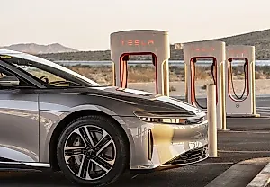 Lucid Air открывает доступ к сети зарядок Tesla: но всё не так быстро
