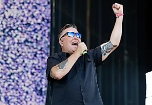 Dropkick Murphys посвятили песню Дональду Трампу на концерте