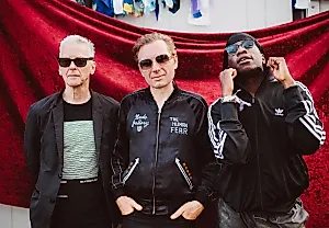 Питер Капальди исполнил культовый хит The Cure