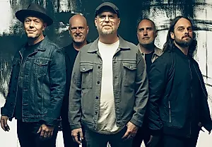 MercyMe обновляет рекорд с 21-м хитом в чарте Christian AC Airplay