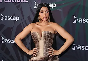 Суд запретил обсуждать прошлое Cardi B: дело охранницы без стриптиза
