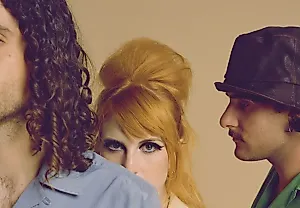 Альбом Hayley Williams 'Ego' вызвал слухи о распаде Paramore