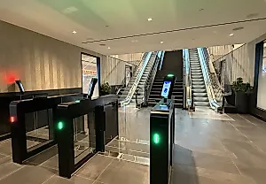 В Денвере открыли гигантский United Club: рай для сторонников цивилизации и розеток