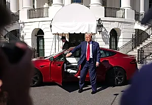 Трамп объявил глумление над Tesla внутренним терроризмом