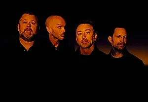 Как Rise Against продолжают качать против течения: возвращение панк-легенд с альбомом Ricochet