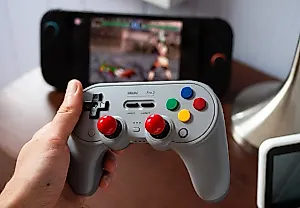8BitDo Pro 3: универсальный контроллер?