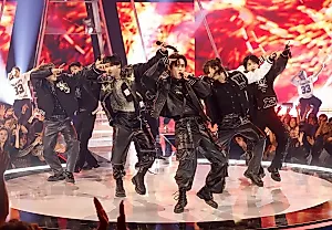 Stray Kids взорвали мировое турне: кассовые рекорды и толпы фанатов