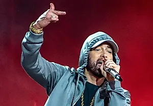Eminem взял рэп-челлендж с "silver": рифмует невозможное!