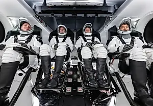 NASA запускает Crew-10, чтобы спасти космонавтов, зависших в космосе