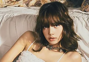 Лиза из BLACKPINK представила короткометражку Dream