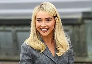 Sabrina Carpenter устроила предрелизную вечеринку альбома для 26 поклонников