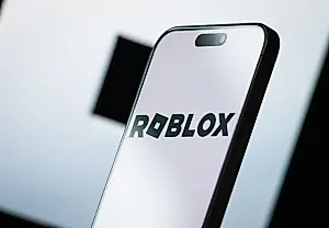 Roblox снова под огнем: обвинения в попустительстве эксплуатации детей