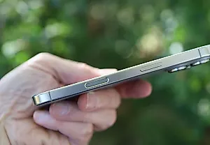 Смартфоны в стиле «пищевой плёнки»: Apple и Samsung меряются толщиной