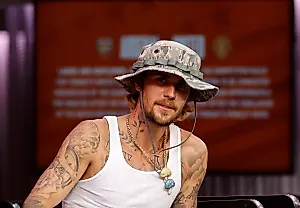 Джастин Бибер о чувстве мошенничества: "Я всегда чувствовал себя недостойным"