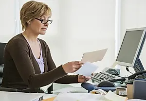 Телепортация документов по-русски: зачем России нотариусы научились магии?