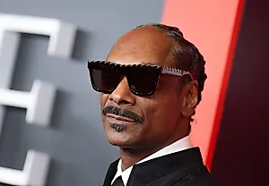 Сенатор Австралии требует не пускать Snoop Dogg на финал AFL