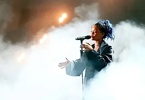Топ-30 хитов Рианны в чарте Billboard Hot 100