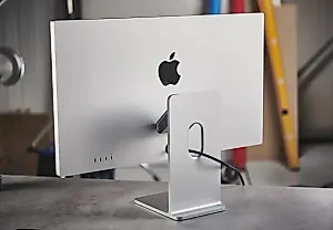 Apple Studio Display: шаг к совершенству или всё ещё анахронизм?