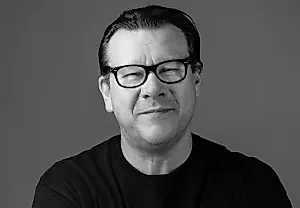 Уходит глава Warner Music UK: как Tony Harlow оставил после себя Британию в ритме поп-эпохи