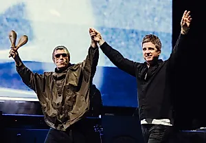 Oasis покоряют Нью-Джерси: братья Галлахеры снова вместе