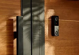 Умный глазок против конкурентов: Hue Secure бросает вызов Ring и Nest