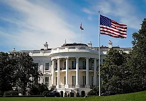 Технологические гиганты и ИИ в школах США: комедия ошибок и завуалированные интересы