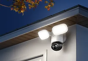 Фонарь-на-стероидах: Reolink TrackFlex Floodlight WiFi с круговым зрением
