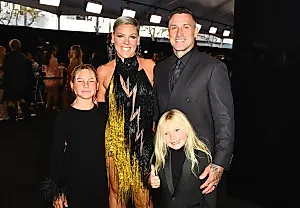 P!nk и Кэри Харт отмечают первый учебный день дочери Уиллоу