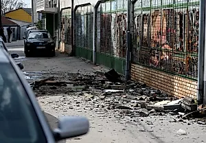 Танцы на обгорелых взрывчатых остатках: трагедия в клубе Северной Македонии