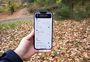 Apple снова дарит бесплатный год спутниковым функциям
