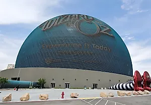 Волшебник из Страны Оз спасает прибыльность Sphere