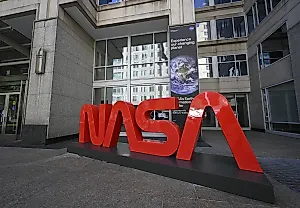 NASA нашло возможные следы жизни на Марсе, но миссии под угрозой из-за бюджетных сокращений