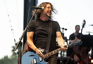 Foo Fighters провели первый концерт с новым барабанщиком: что это значит для группы
