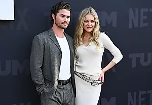 Kelsea Ballerini и Chase Stokes расстались после почти трёх лет отношений