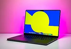 Apple готовит MacBook Pro с сенсорным экраном
