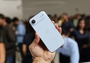 Apple показала, как мучает iPhone Air: выдержит всё