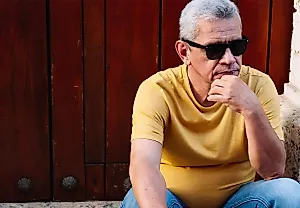Социальные невзгоды разрушают мозг с детства, доказало исследование