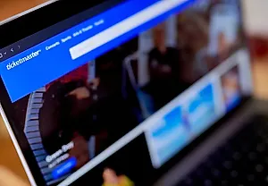 FTC предъявила иск Live Nation: скандал вокруг перепродажи билетов Ticketmaster