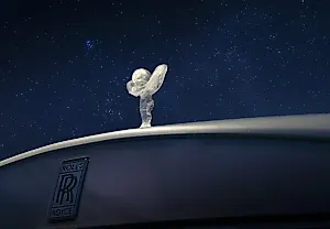 Rolls-Royce Cullinan Cosmos: космос на потолке