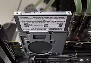 ScaleFlux выпустила SSD, который сжимает данные на лету и работает быстрее всех конкурентов