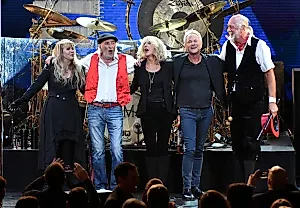 Fleetwood Mac ответили на слухи о воссоединении ради дня рождения Дж.К. Роулинг