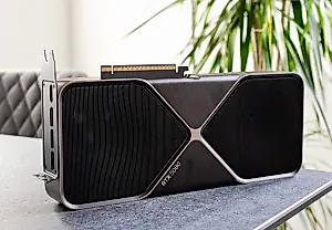 Видеокарты Nvidia RTX 50 стали дешевле, но не легче достать