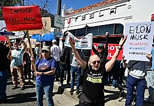 Мировой протест против Tesla: день, когда миллиардеры трясутся от страха