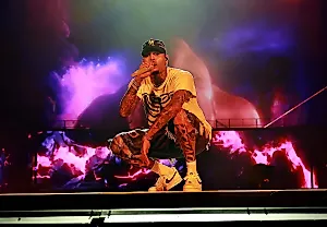 Крис Браун возглавил чарты доходов с "Breezy Bowl XX"