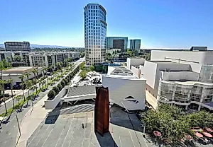 UC Irvine поглощает OCMA: эпохи меняются в Калифорнии